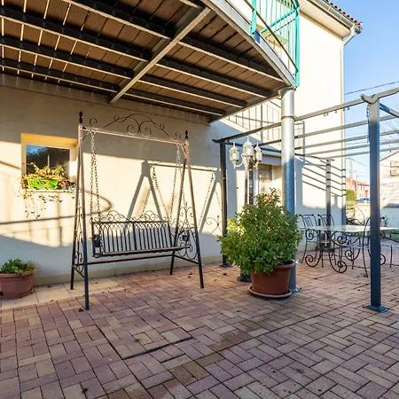 Flopre Bed and Breakfast 3*