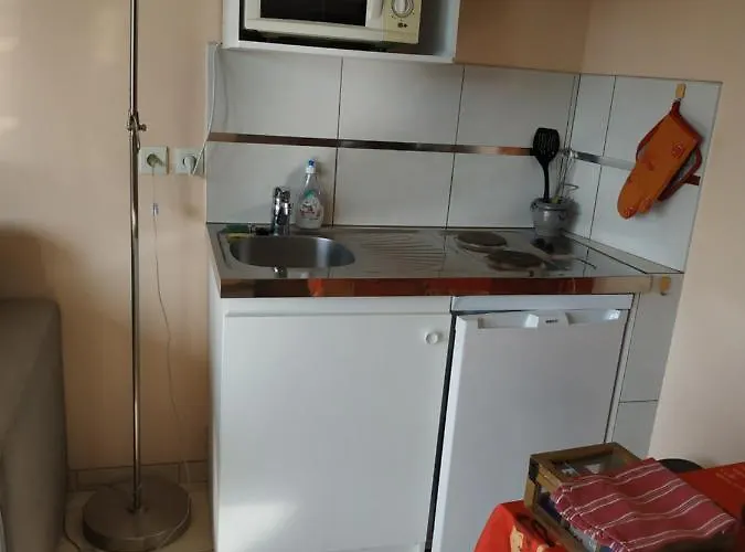 ベッド・アンド・ブレックファスト Flopre 3*