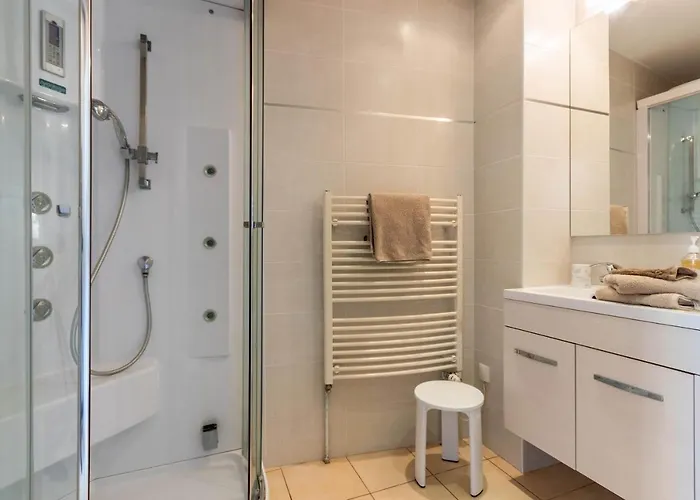 Flopre ベッド・アンド・ブレックファスト 3*