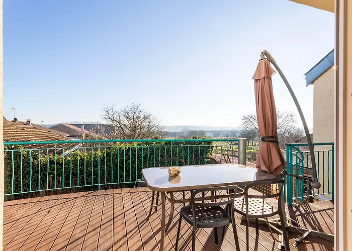 ベッド・アンド・ブレックファスト Flopre 3*