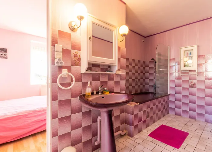 ベッド・アンド・ブレックファスト Flopre 3*