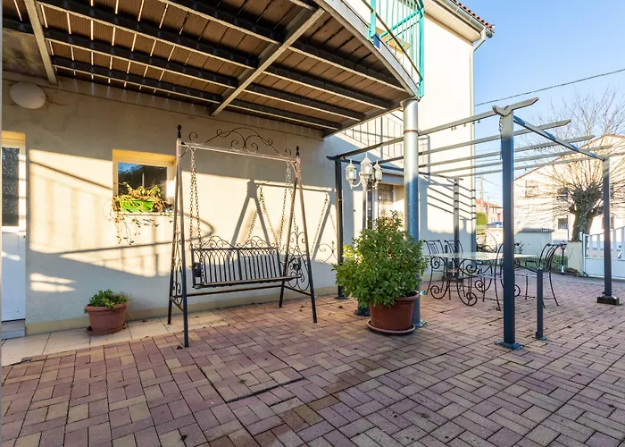 Flopre ベッド・アンド・ブレックファスト 3*