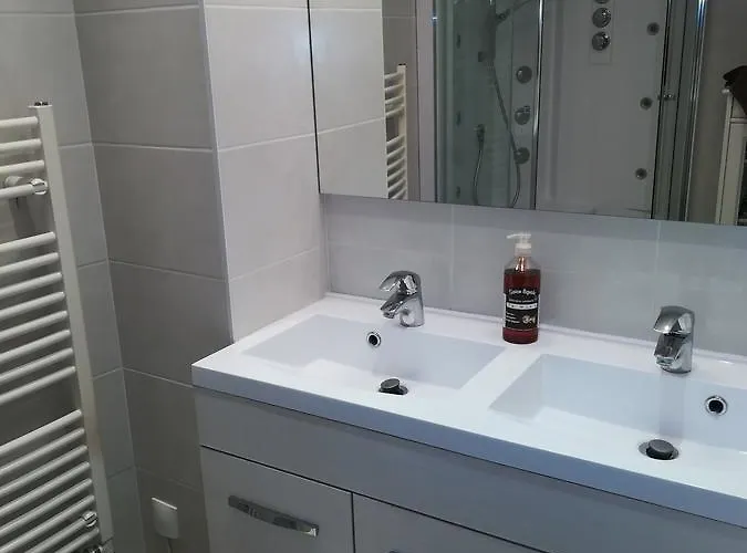 ベッド・アンド・ブレックファスト Flopre